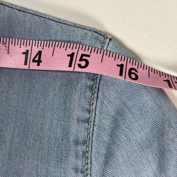 Valerie Steven’s 3/4 Sleeve Button Up Blue Jean Shirt. Light Wash. Size PM - Picture 9 of 11